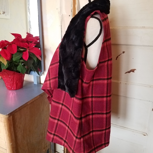 J Roberts Red Plaid Wool Blend & Faux Fur Shrug - Picture 3 of 6